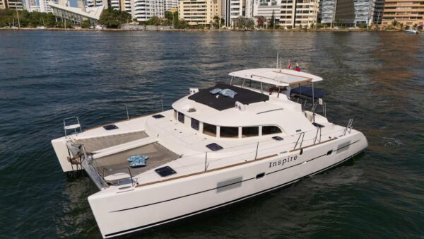 Catamarán 034